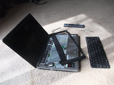 how to take apart a laptop, keyboard, battery, screen, repair