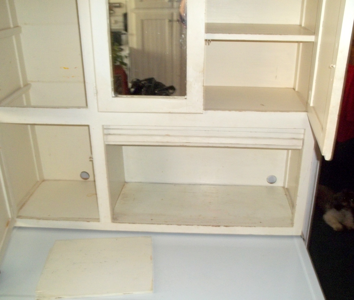 PICKIN and PAINTIN........... REMOVING OLD CONTACT PAPER