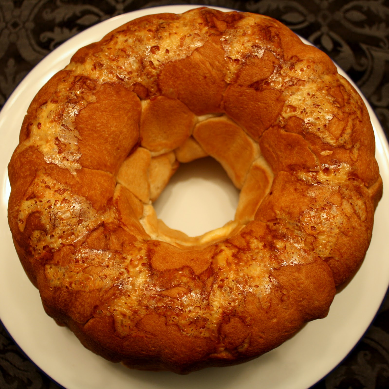 Cave Cibum Jarlsberg Monkey Bread