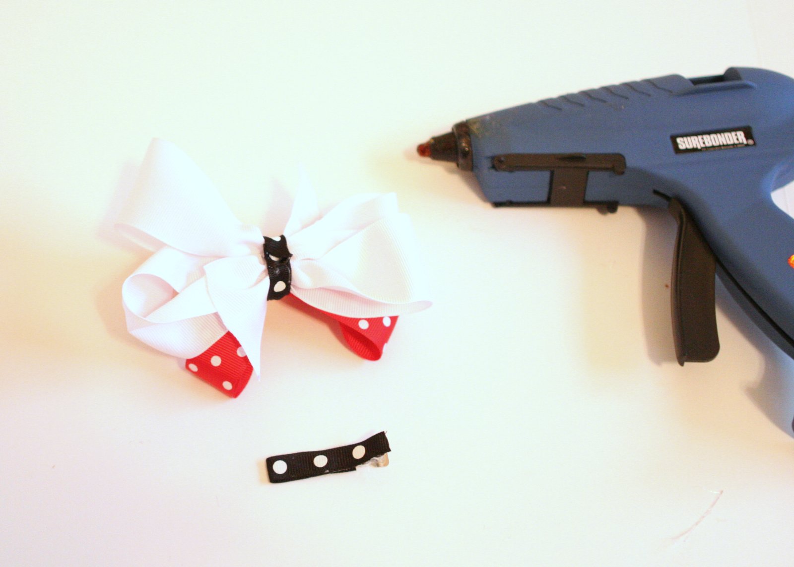 Sewing Mama RaeAnna Boutique Bow Tutorial