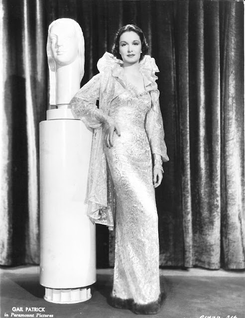 It's The Pictures That Got Small