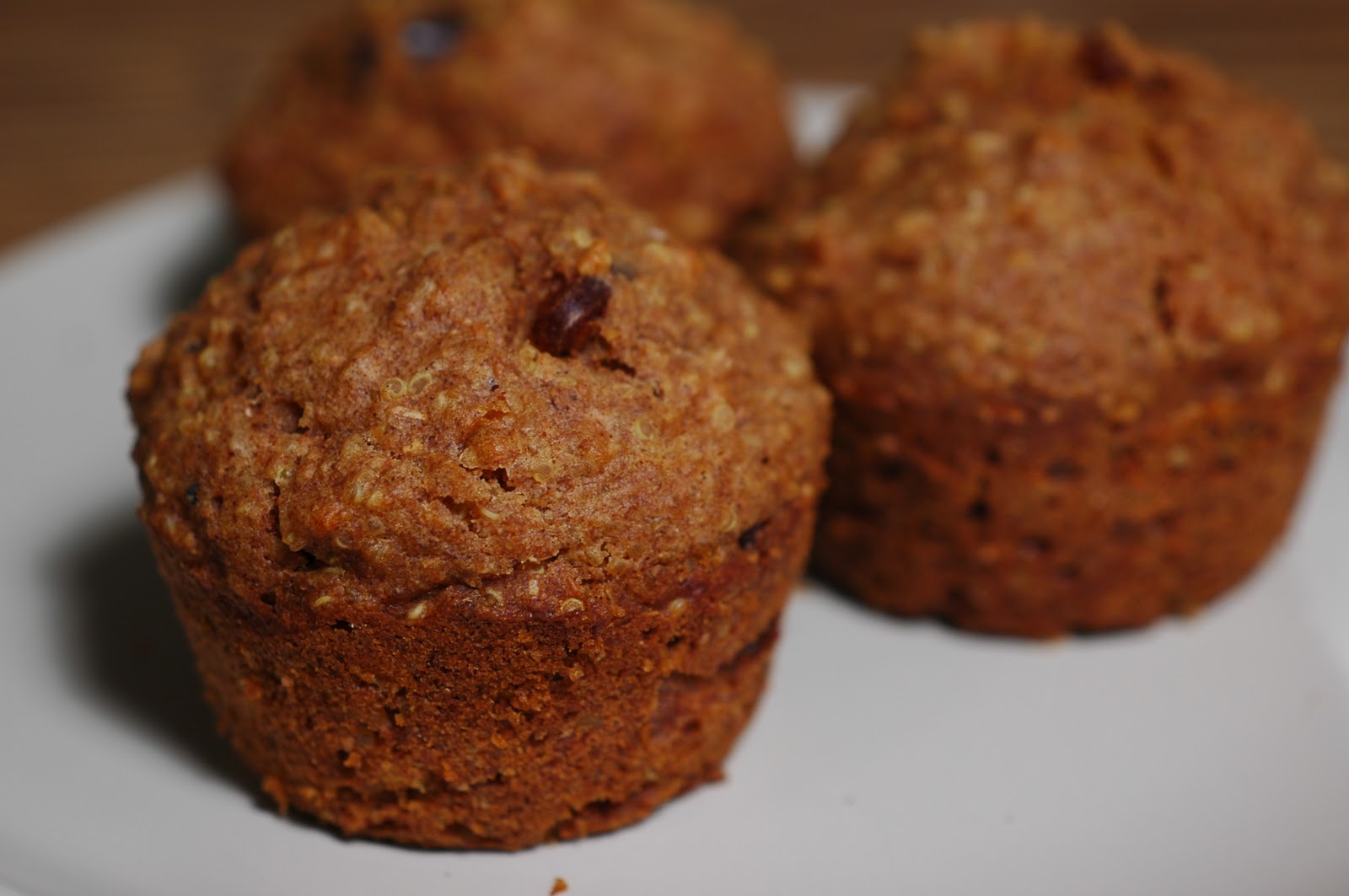 The Everyday Vegetarian Vegan apple and date quinoa muffins