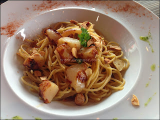 Spaghetti Aglio-Olio with Sea Scallop