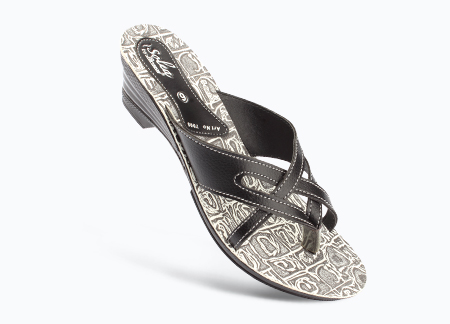 paragon solea chappal price