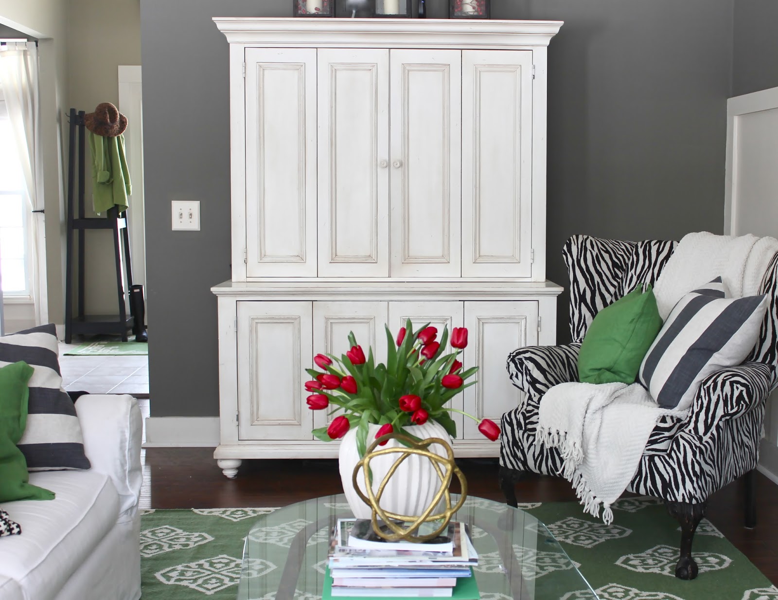 The Yellow Cape Cod My Living Room Re Fresh A New Look For Spring
