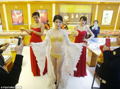 Gold Lingerie in China, made of 3kg of the precious metal, The lingerie, wealthy fashionistas, 3 kg of gold lingerie