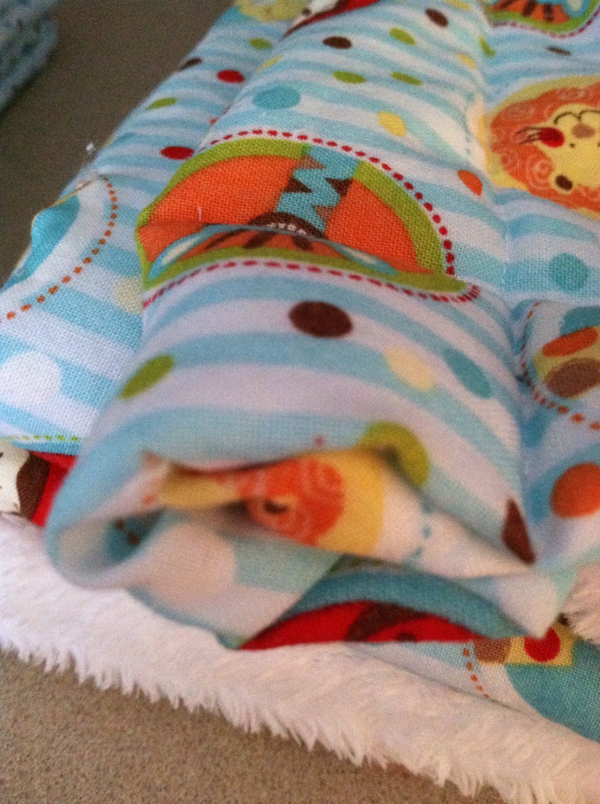 Living in His Grace Easy DIY Baby Blanket 2