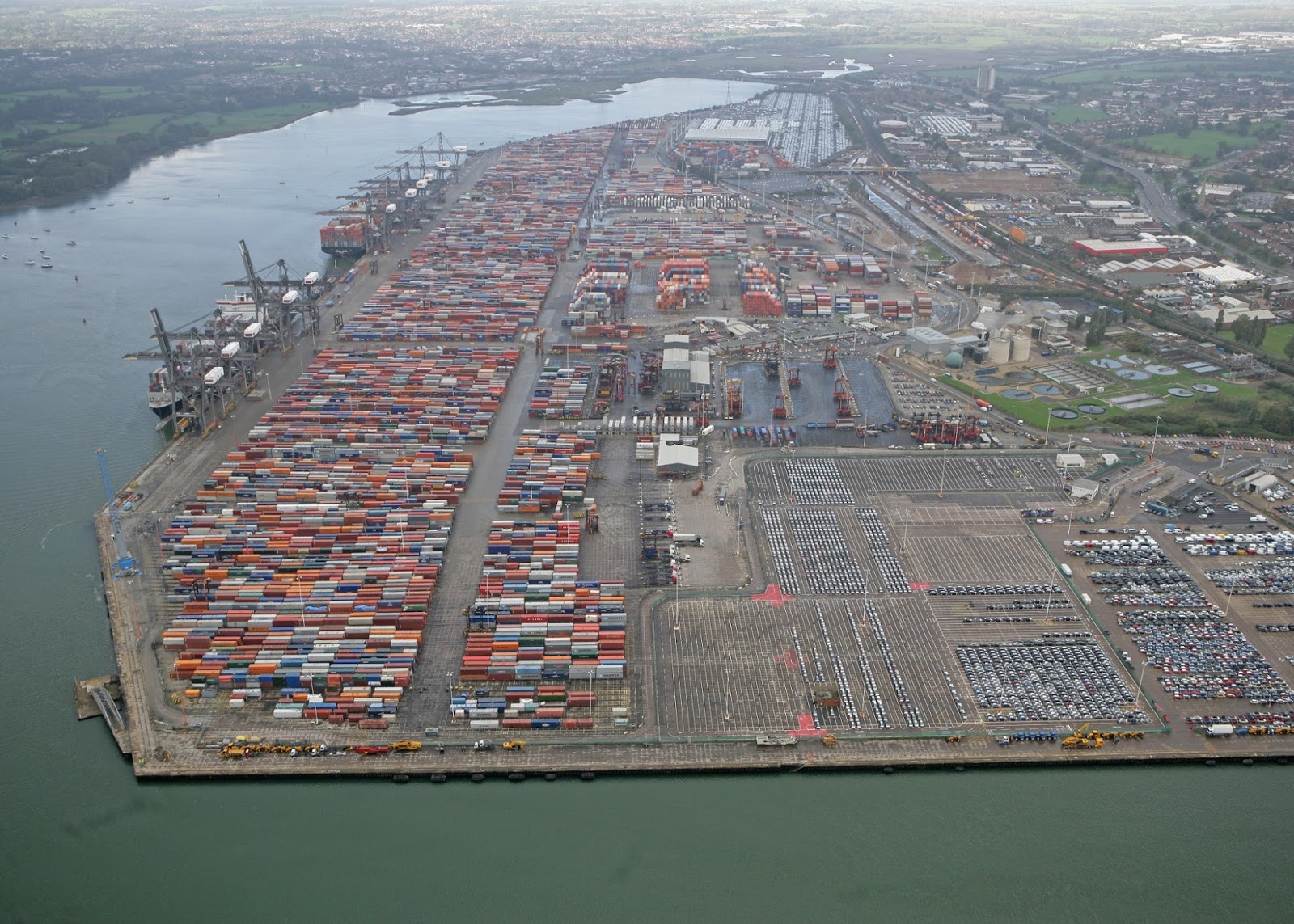 Felixstowe Docker Southampton Gets £70 Million Loan to Develop