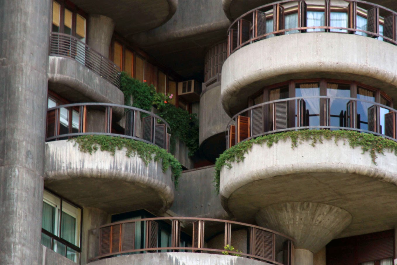 Lakóhelyek elemzése » HBT Francisco Javier Sáenz de Oiza Torres Blancas