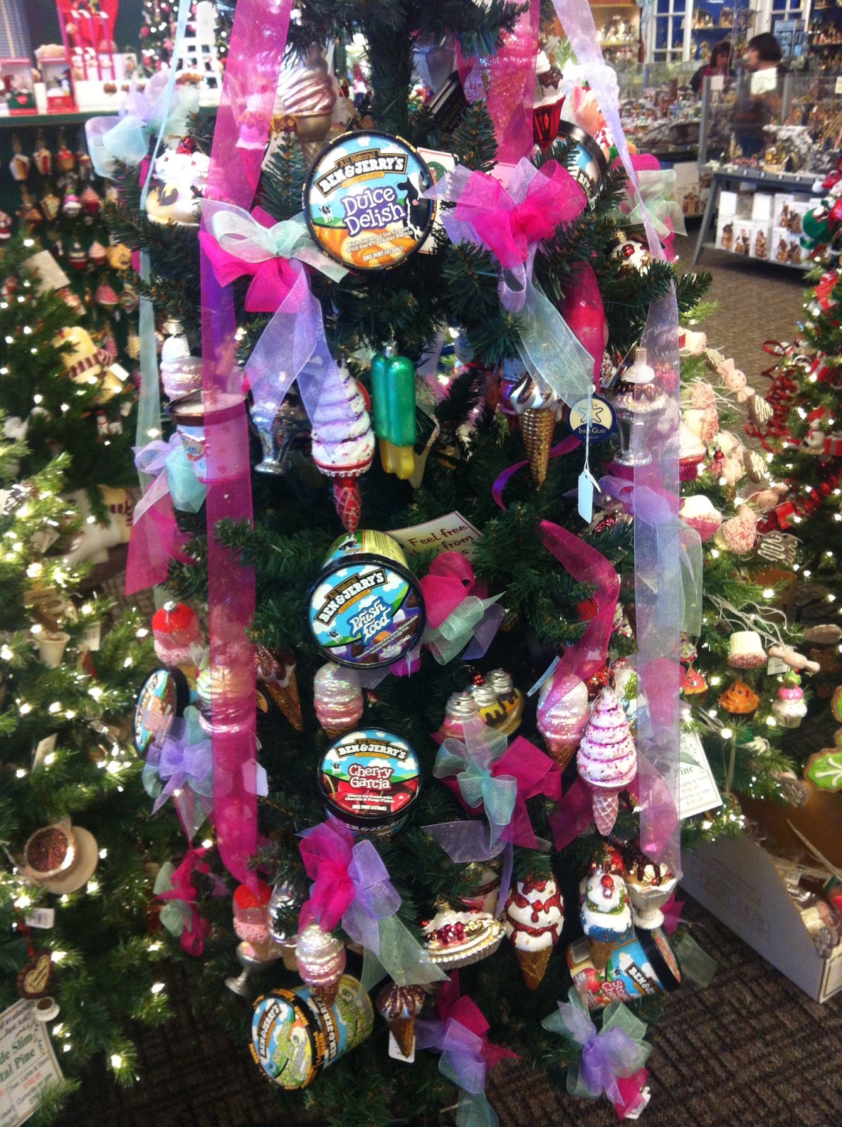 Christmas Tree Decorating Themes I Run For Wine