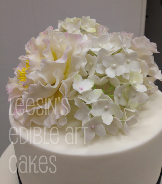 My Sugar Creations 001943746 M Hydrangea Hantaran Mini Cake