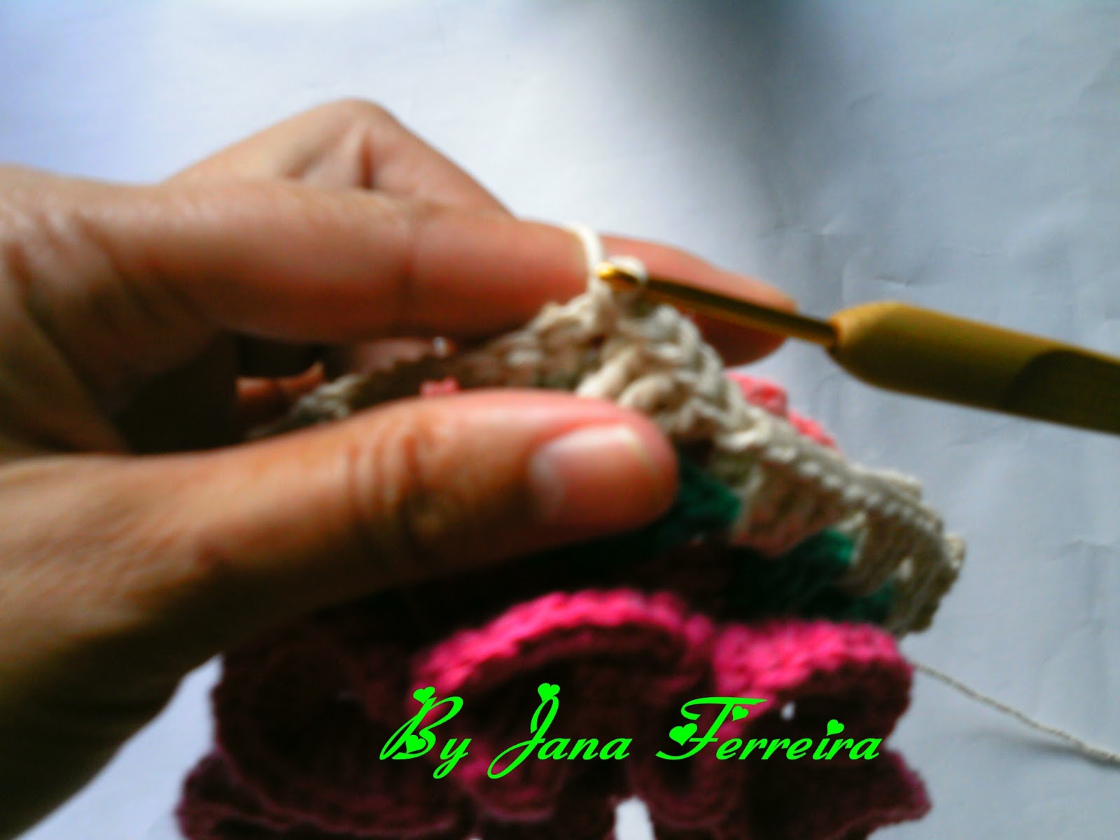 Cantinho da Jana Passo a passo de como emendar quadrado em crochê