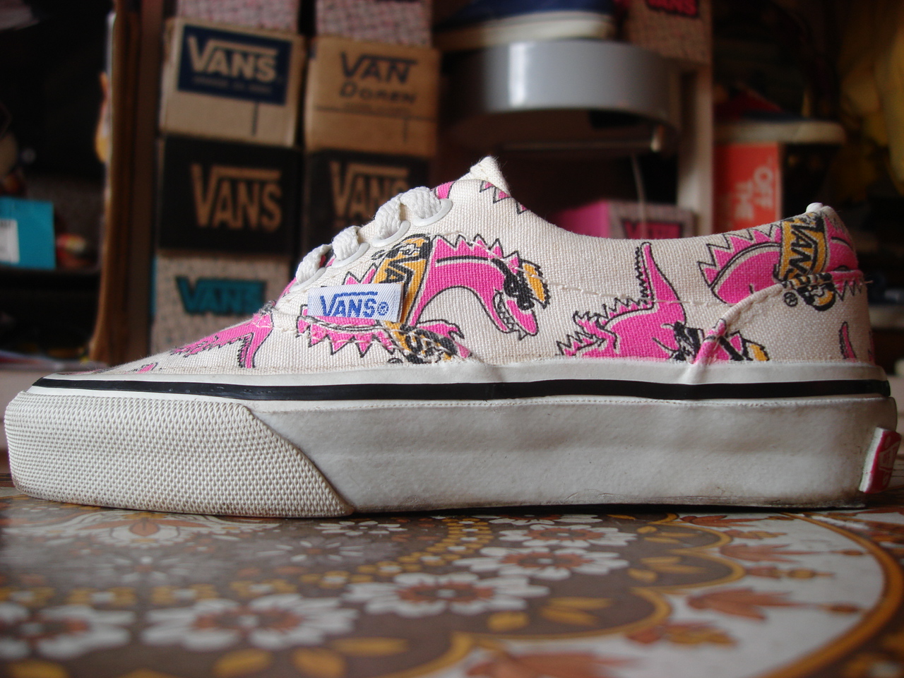 theothersideofthepillow vintage VANS vanosaur print style 95 era MADE
