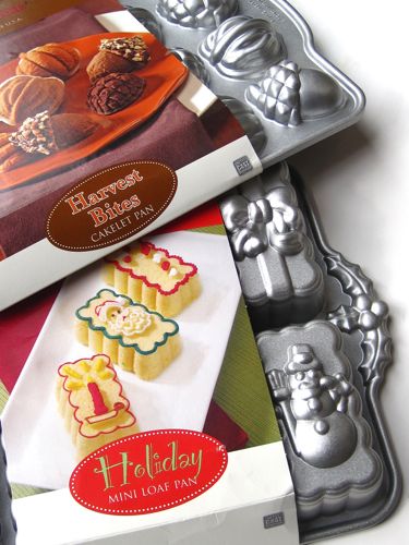 Nordic Ware Holiday Mini Loaves Pan