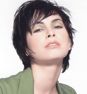 when we see short hair over the shoulder usually we