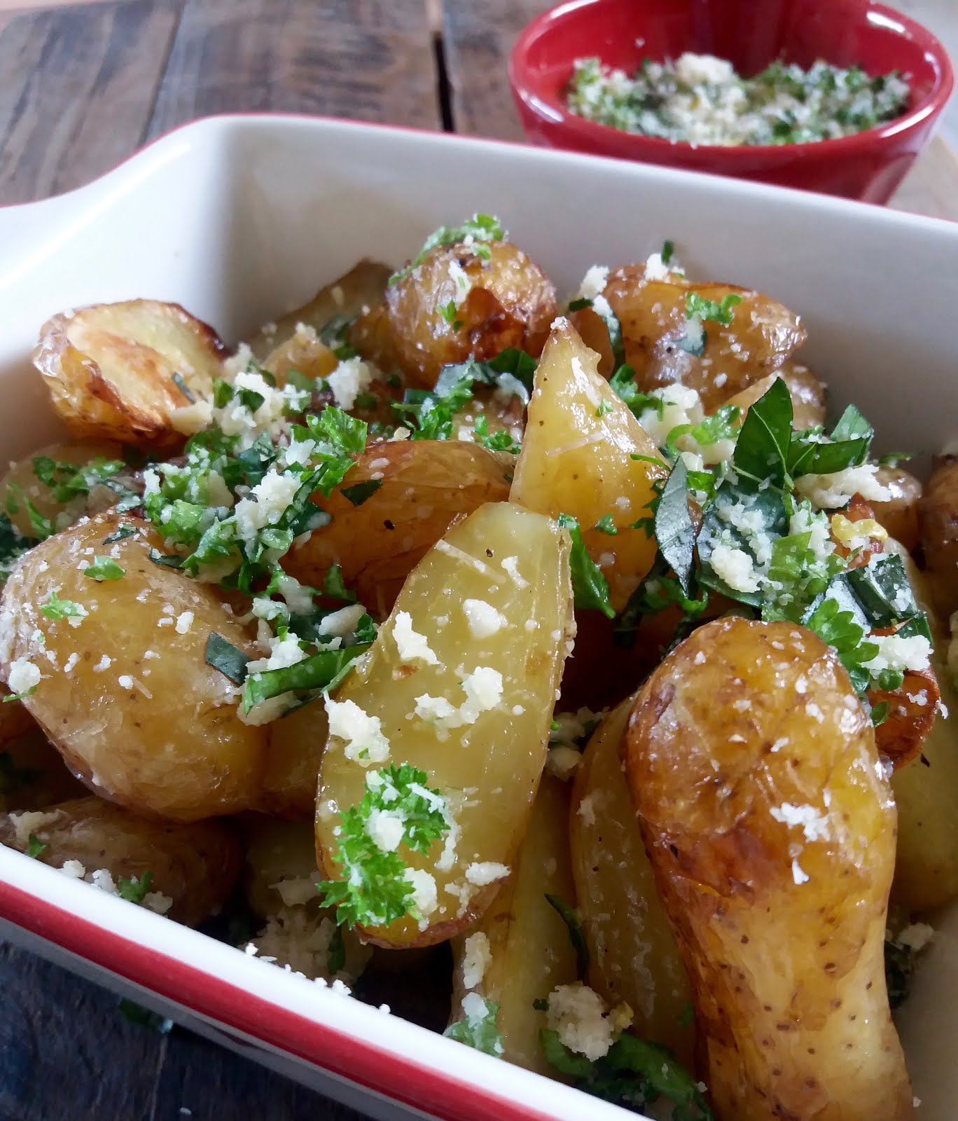 POMMES DE TERRE AU GREMOLATA DE PARMESAN