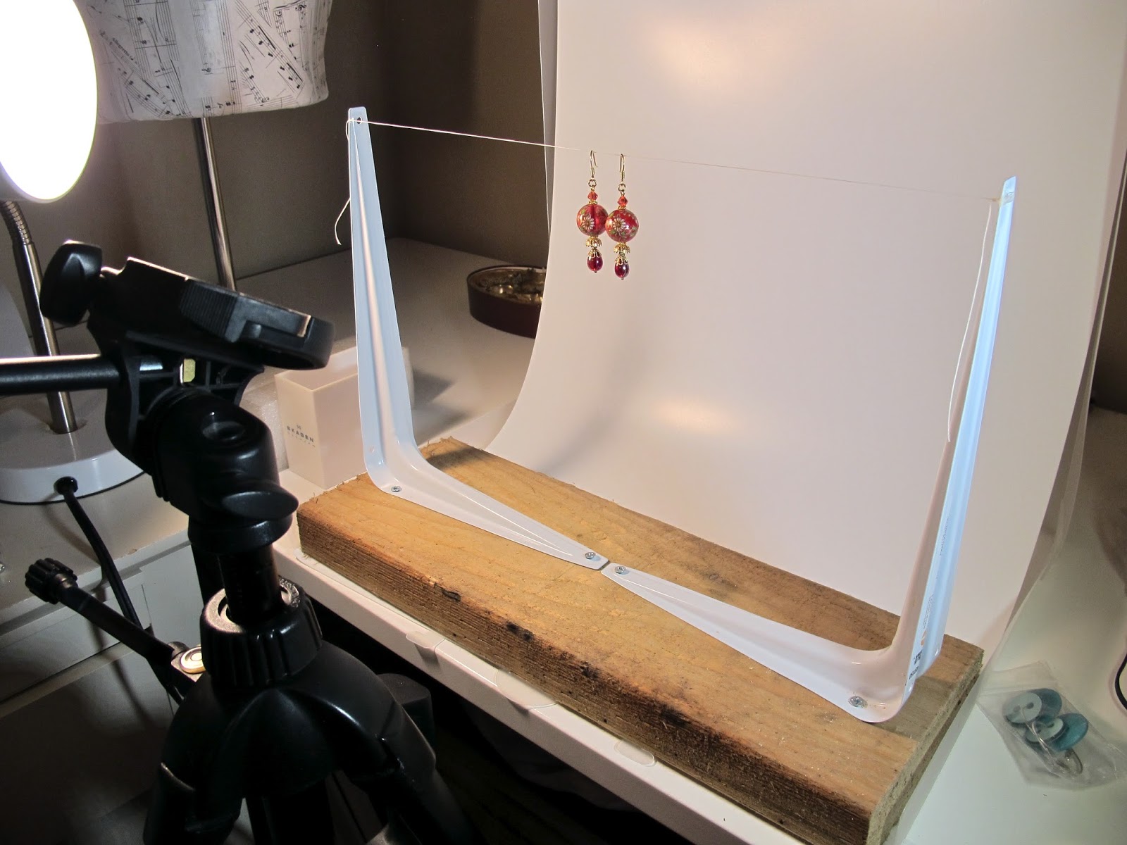 How to Make a DIY Light Box in 6 Easy Steps