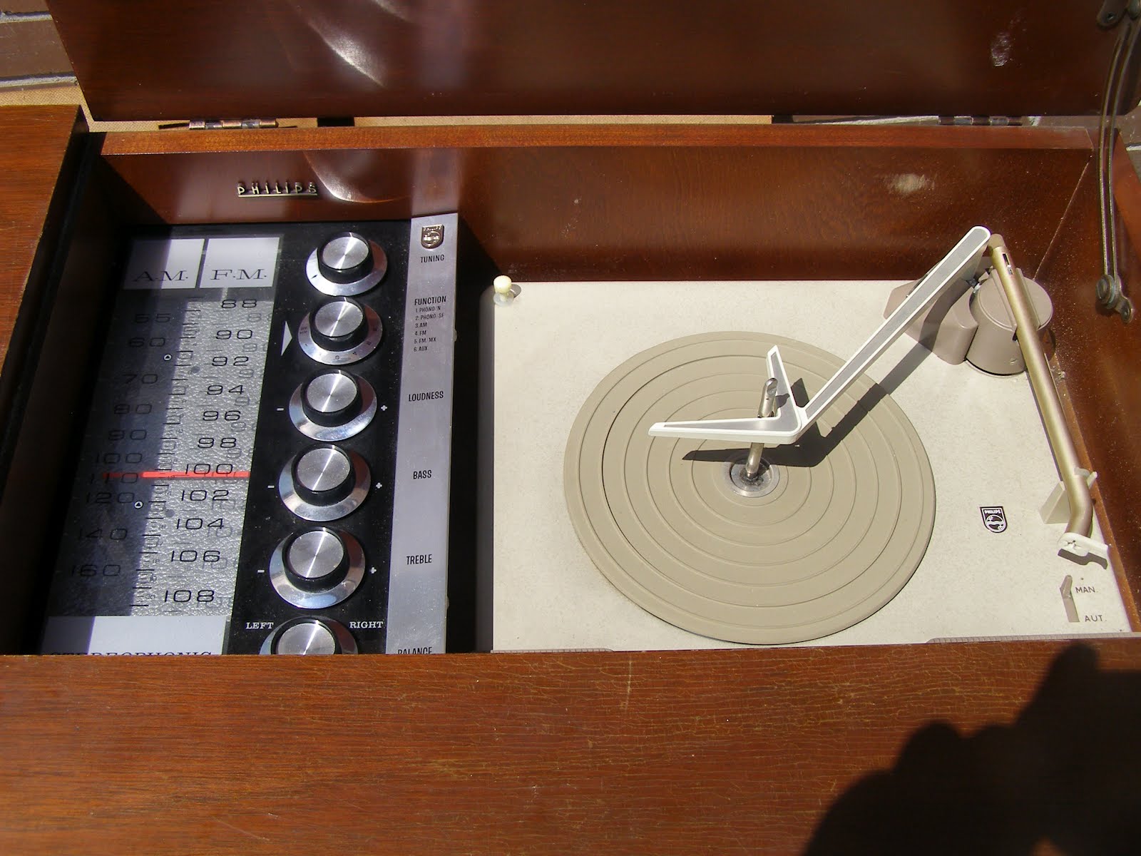 SEVENTIES STEREO Philips Montrose Tube Console photos.