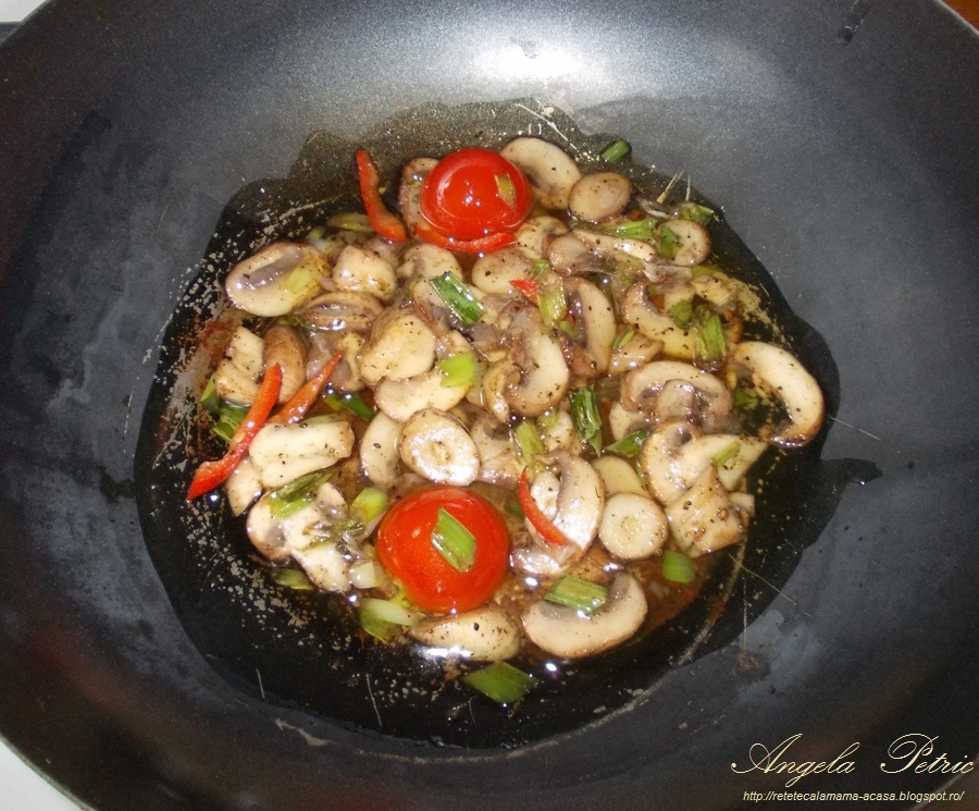 Orez cu ciuperci ReteteAngela