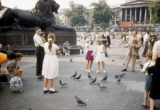 Fascinating Historical Picture of Trafalgar Square in 1950 
