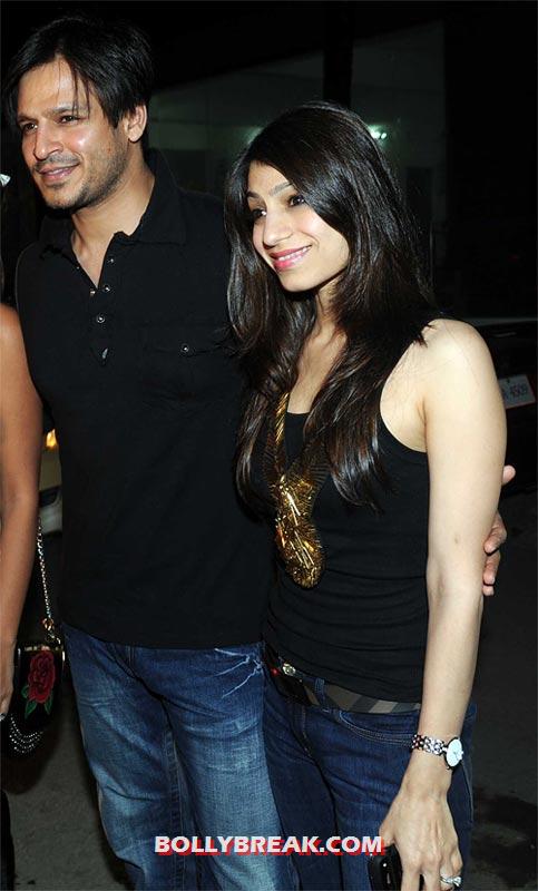 Vivek oberoi with sister - (6) - Bollywood stars and their siblings