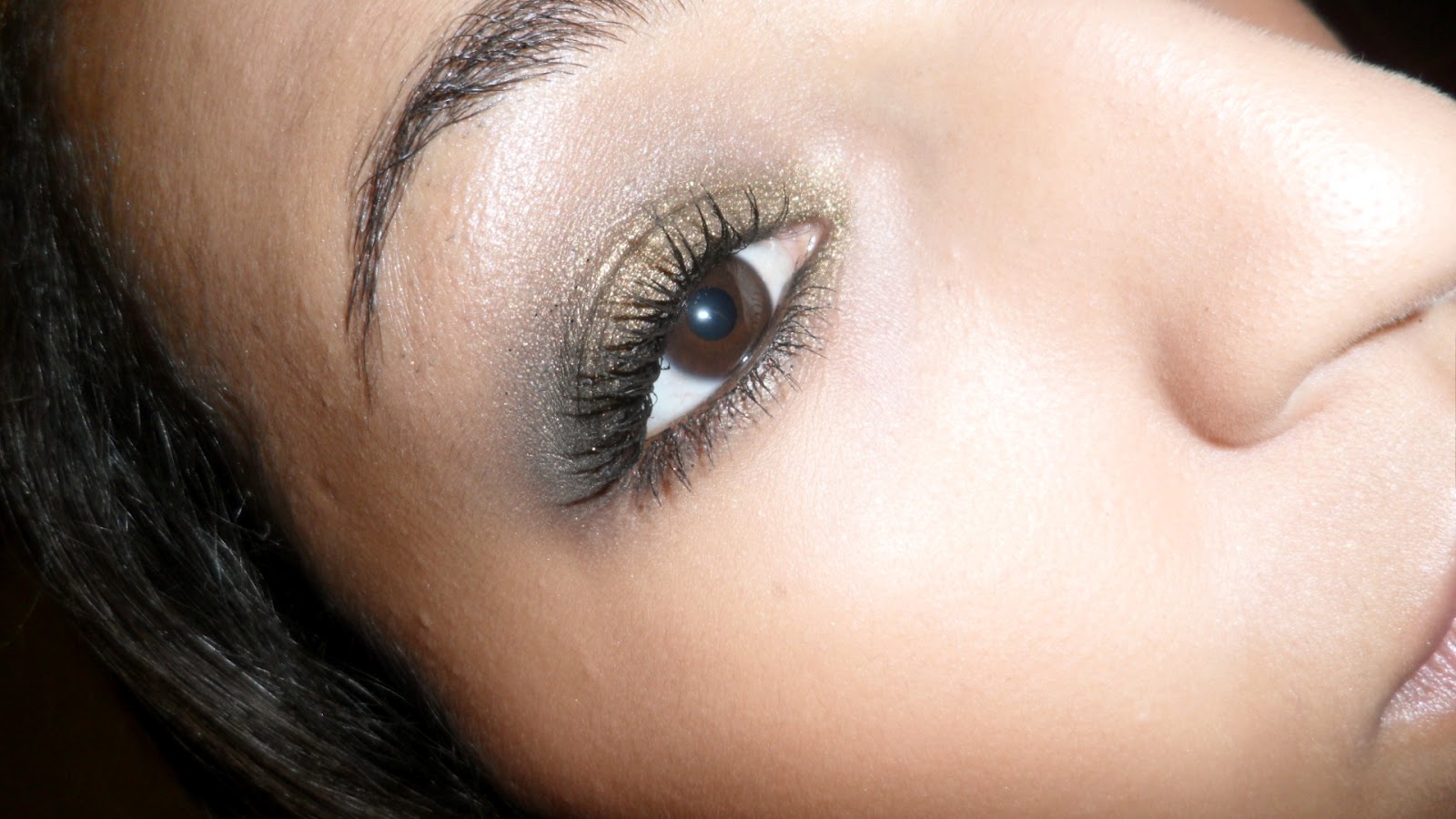 Make up Noir & Doré La revue Féminine