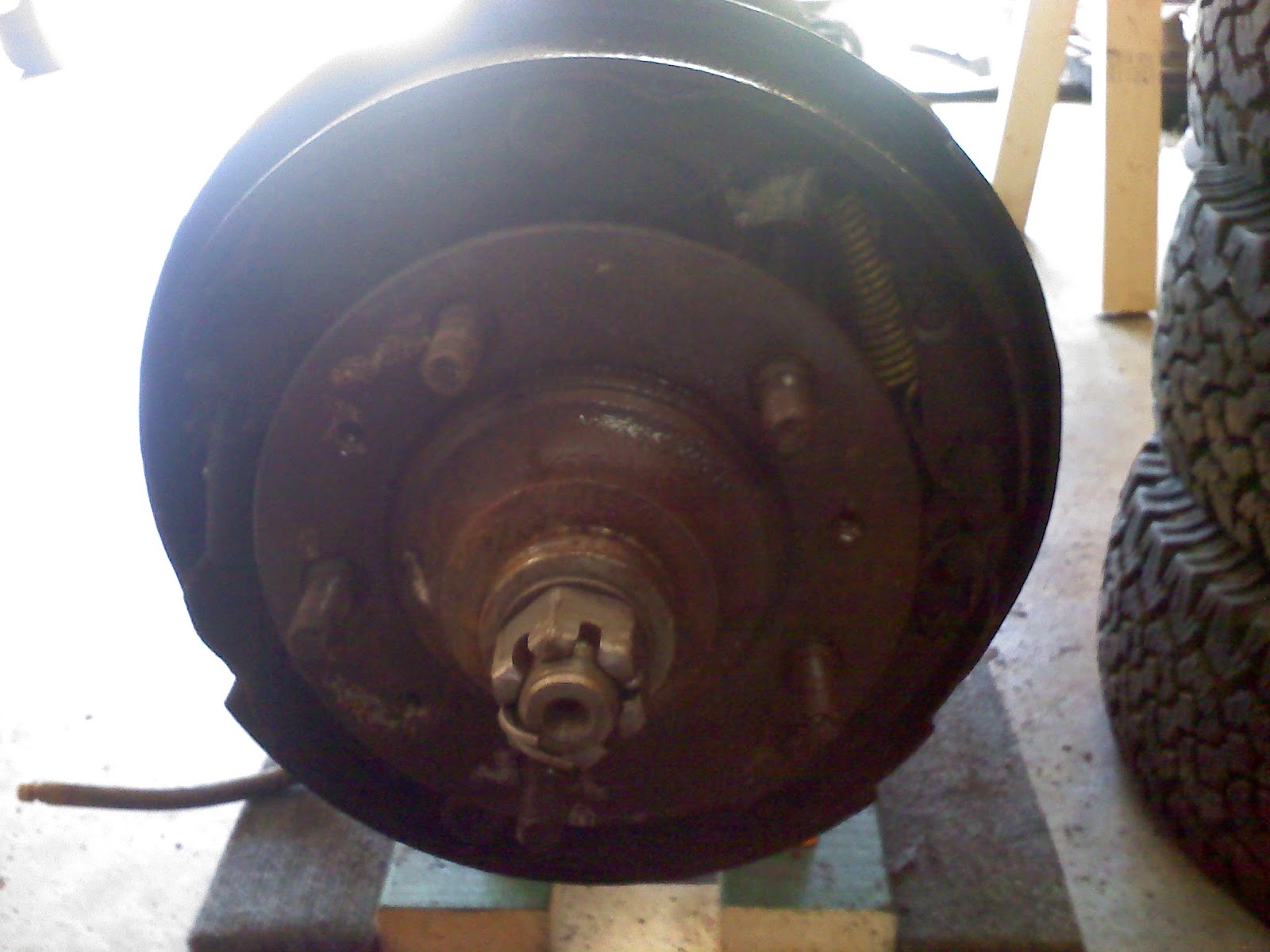 1983 CJ7 Rebuild Drum Brake Install on AMC 20 Rear Axle