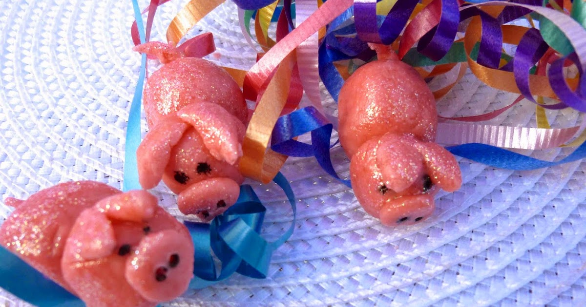 Diary of a Mad Hausfrau: Homemade Lucky Marzipan Pigs for the New Year