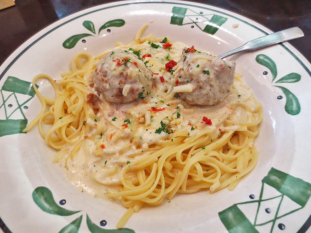 The Shit I Eat Asiago Garlic Alfredo Linguine With Meatballs At