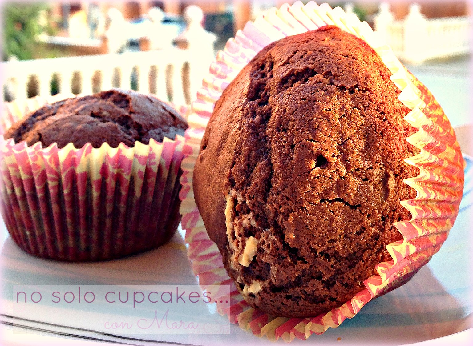 No solo cupcakes... con Mara MUFFINS DE CHOCOLATE CON CHOCOLATE Y