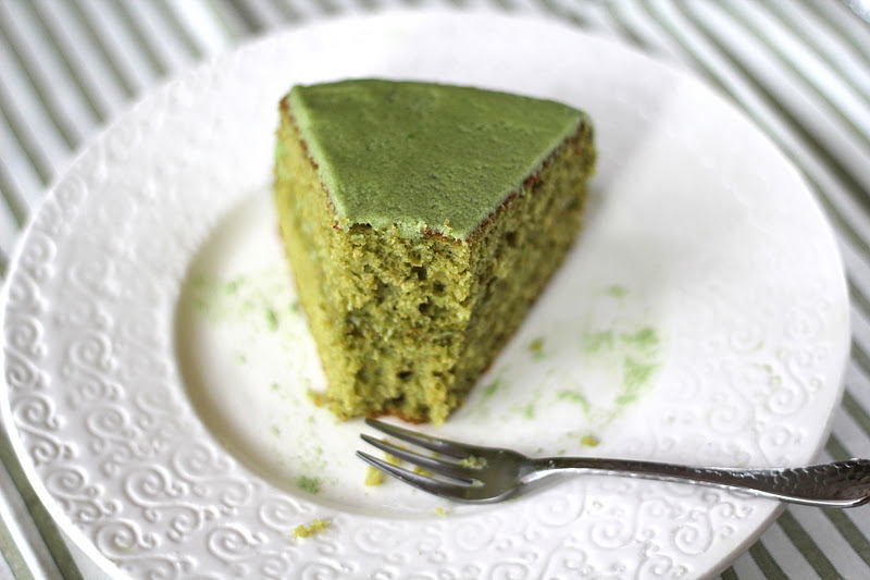chockohlawtay Matcha Almond Layer Cake with Matcha Frosting