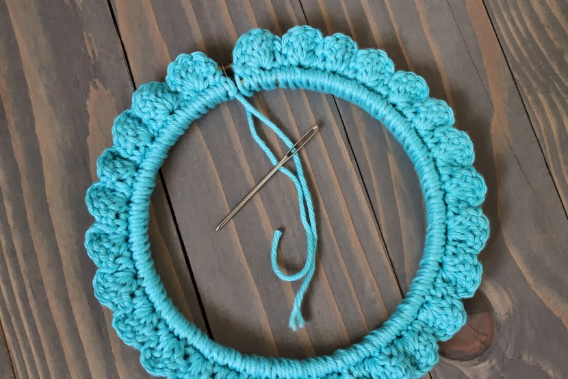 Sew chatty crochet embroidery hoop tutorial