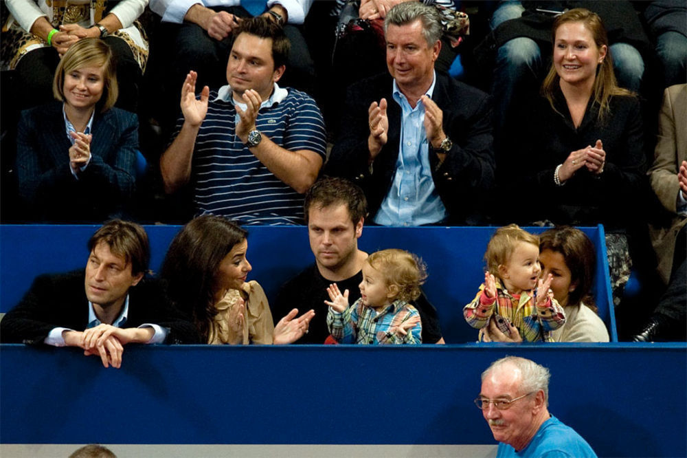 Roger Federer's family - Mirka and twins Myla Rose and ...