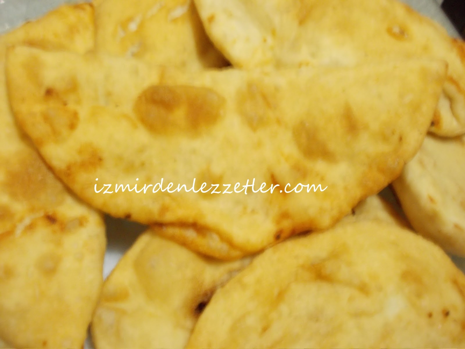 Kıymalı Çiğ Börek İzmirdenlezzetler