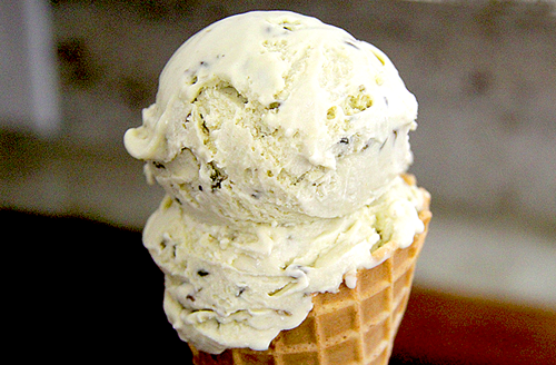 25 Creative Ice Cream Flavors + 6 Serving Ideas and No-Churn Recipes on Diane's Vintage Zest!