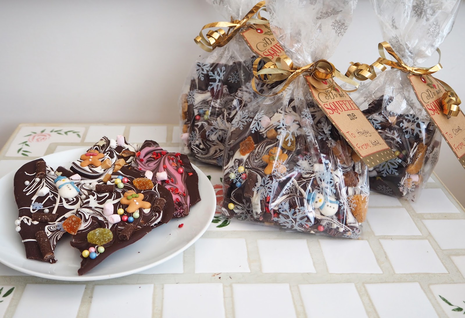 Homemade Christmas Gifts | How To Make: Chocolate Bark