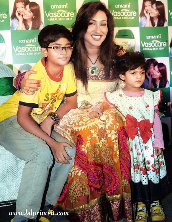 Rituparna Sengupta with her Children