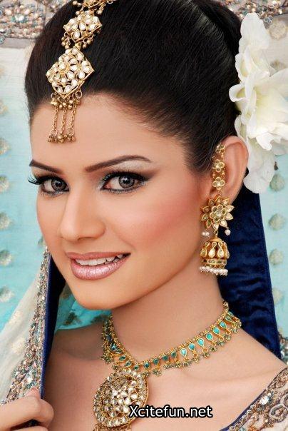 Pakistani bridal makeup tips trend is the use of Egyptian make up with smoky