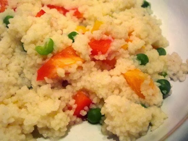 Couscous with peppers and peas
