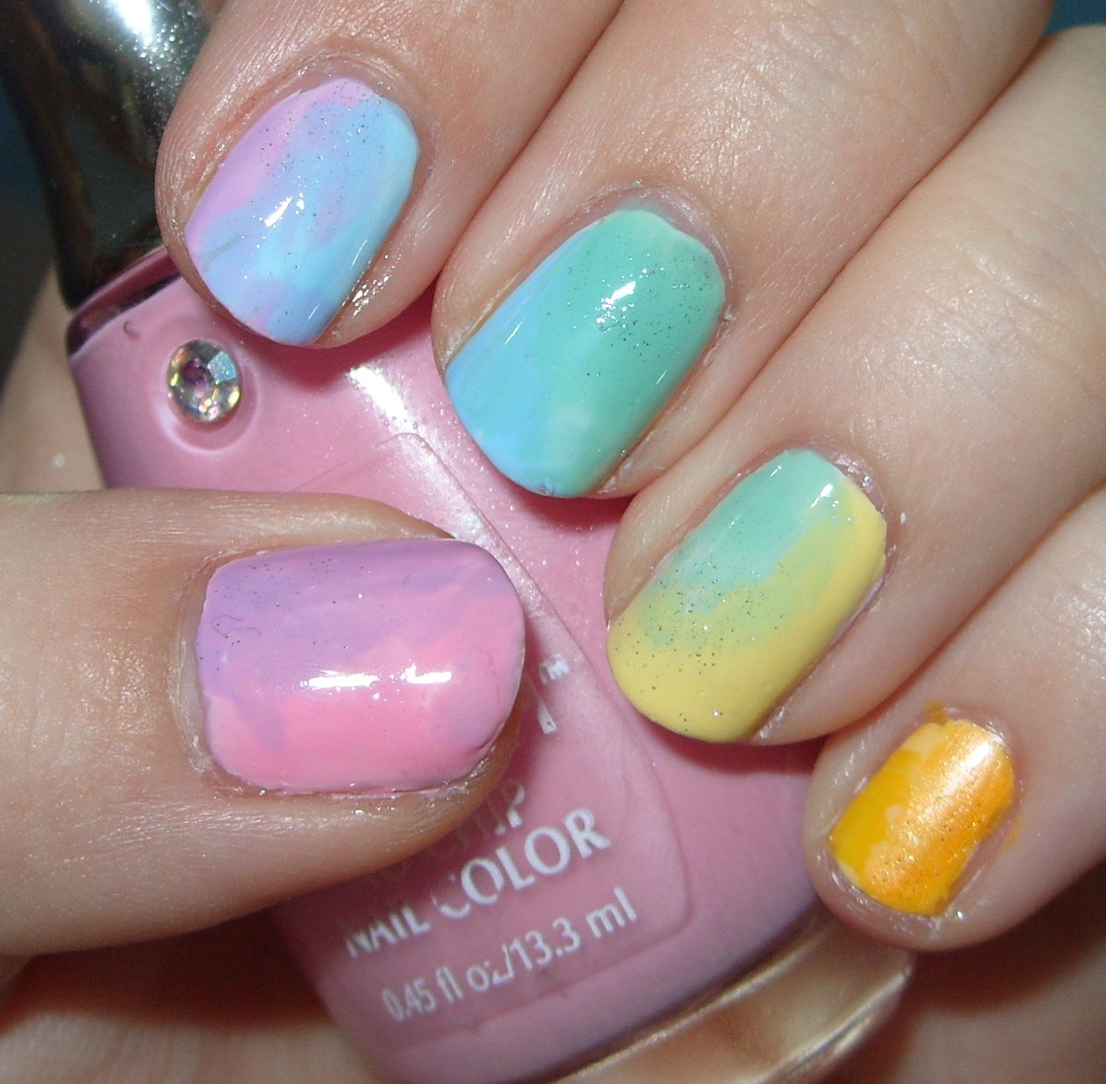 sharihearts: Rainbow Gradient Nail Art