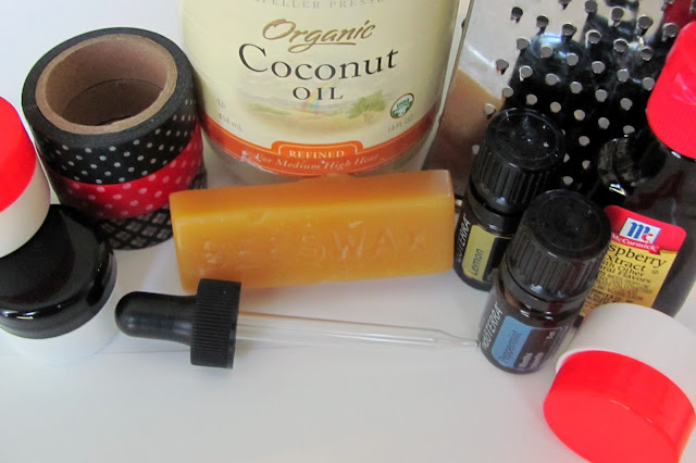 DIY Lip Balm - homemade lipbalm - simple to make! #diy #homemade #chapstick #lipbalm #lips DIY Lip Balm - homemade lipbalm - simple to make! #diy #homemade #chapstick #lipbalm #lips