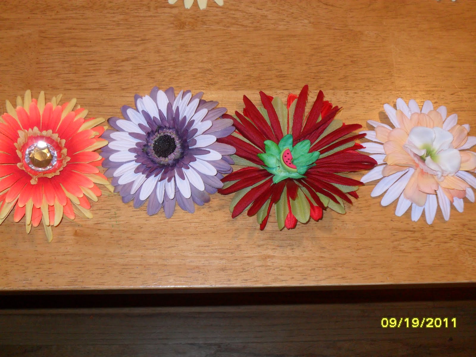 The Mellin Patch Craft Monday Silk Flower Barrettes