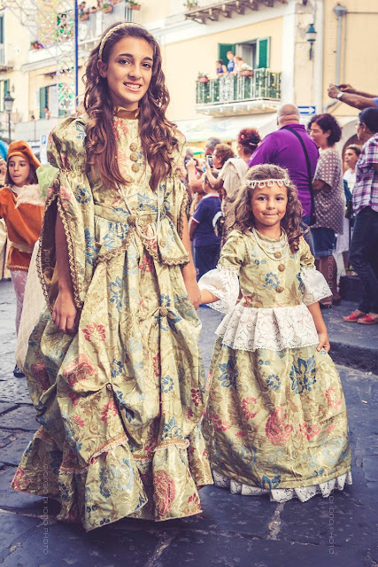 Sfilata di Sant' Alessandro Ischia, Foto Ischia, Antiche tradizioni dell' Isola d' Ischia, Corteo Storico Ischia, Donne in  abito d' Epoca, 