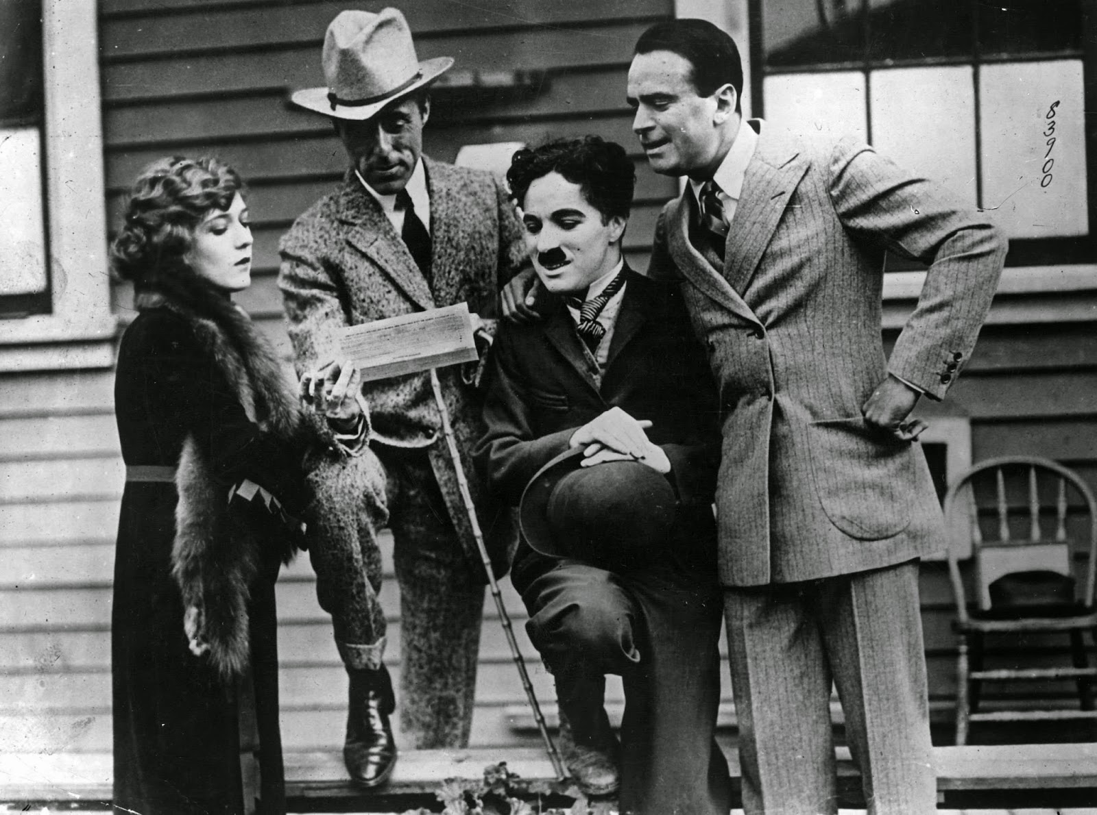 Amazing Historical Photo of Charlie Chaplin in 1919 