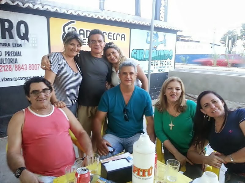 O mundo gira, gira mundo, gira... E nas 'giradas' desse mundo, reencontro de amigos no GIRAMUNDO Bar em Natal. 'Uma imagem vale mais que mil palavras'. O mundo gira, gira mundo, gira... E nas 'giradas' desse mundo, reencontro de amigos no GIRAMUNDO Bar em Natal. 'Uma imagem vale mais que mil palavras'.
