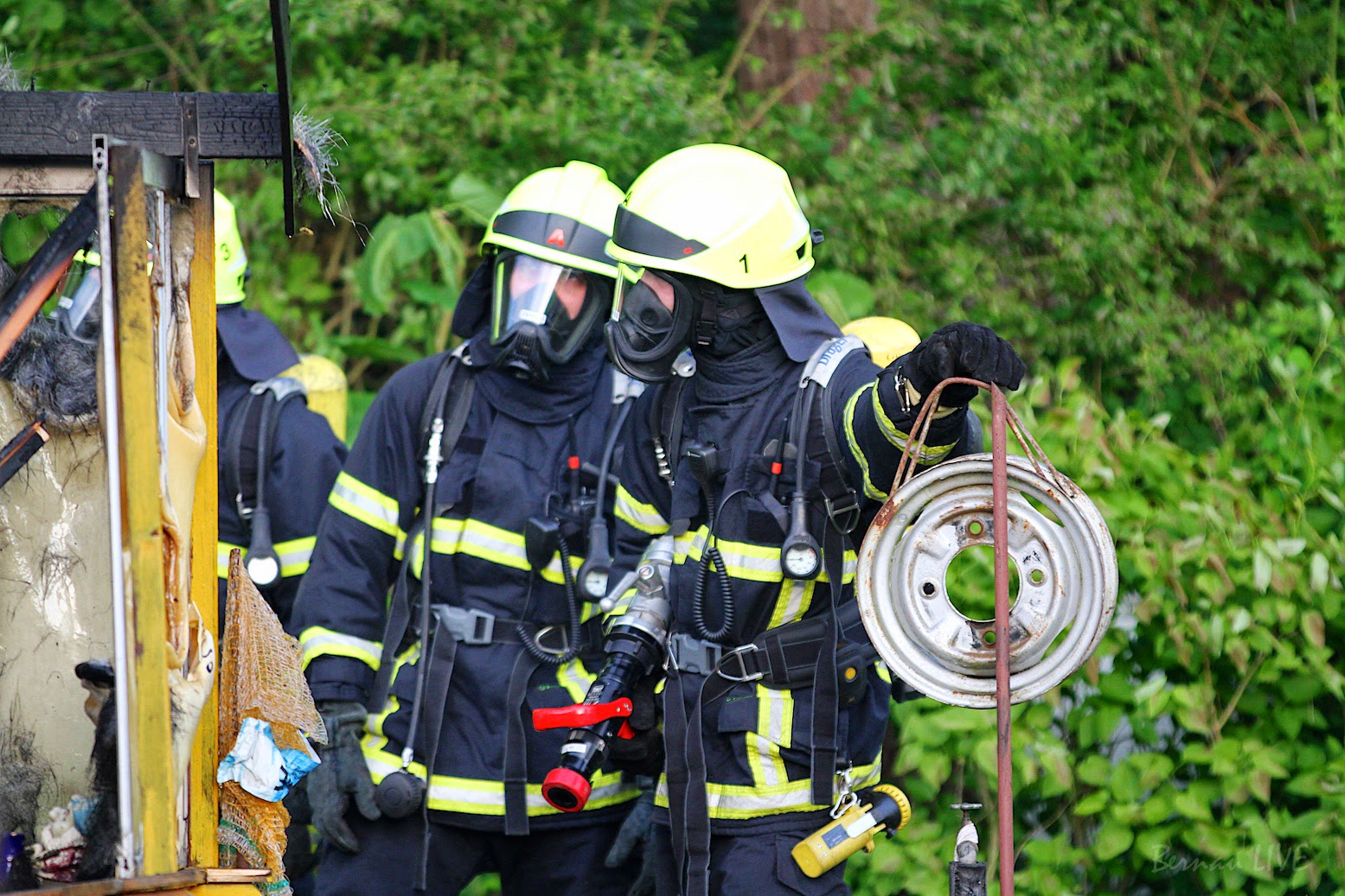 Bernau: Grosseinsatz der Feuerwehr - Bungalow Brand... 79 Bernau LIVE - Dein Stadtmagazin für Bernau bei Berlin
