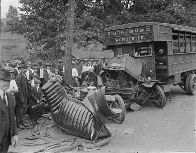 Vintage Photos Of Car Crashes Vintage Everyday