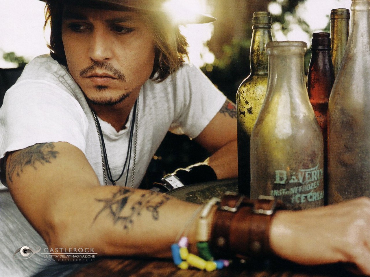 http://3.bp.blogspot.com/-GMj8Vlo_y_Y/TyTsGR2o2wI/AAAAAAAAABg/aZgr9ULM-aQ/s1600/Favorite+Celebrity+Tattoo+Design++Johnny+Depp++represents+the+people+in+his+life.jpg