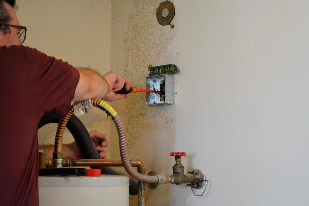 AZ DIY Guy's Projects Installing a water heater shutoff switch