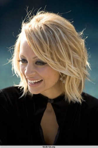Blonde Nicole Richie